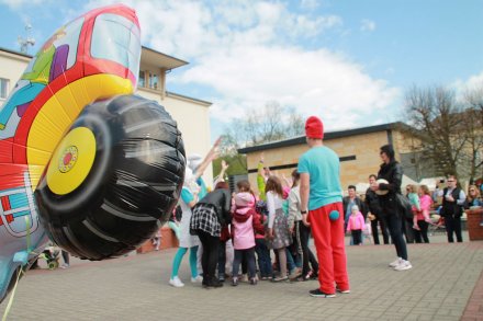 Teatrzyk dla dzieci "Bajkowy świat smerfów"